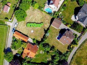 Prodej pozemku Bydlení, 870 m², Kosoř – náhled fotky 3