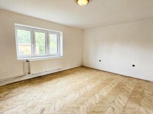 Pronájem bytu 3+1, 105 m², Zlonice – náhled fotky 2